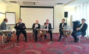 Candidaţii pentru board-ul Fondului Proprietatea cer transparenţă, audit şi tăierea indemnizaţiilor